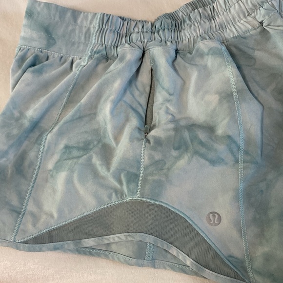Lululemon Hotty Hot Low-Rise Lined Short - Picture 8 of 11